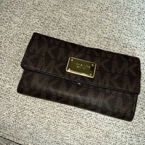 Michael Kors wallet